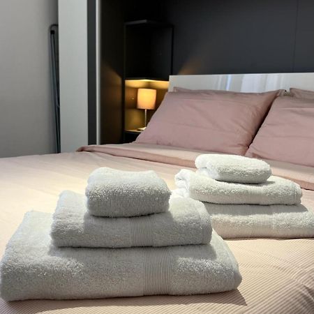 Appartamento Rafael Milano - 10 Min From Linate Airport, Centrale Fs, Ospedale San Raffaele Esterno foto