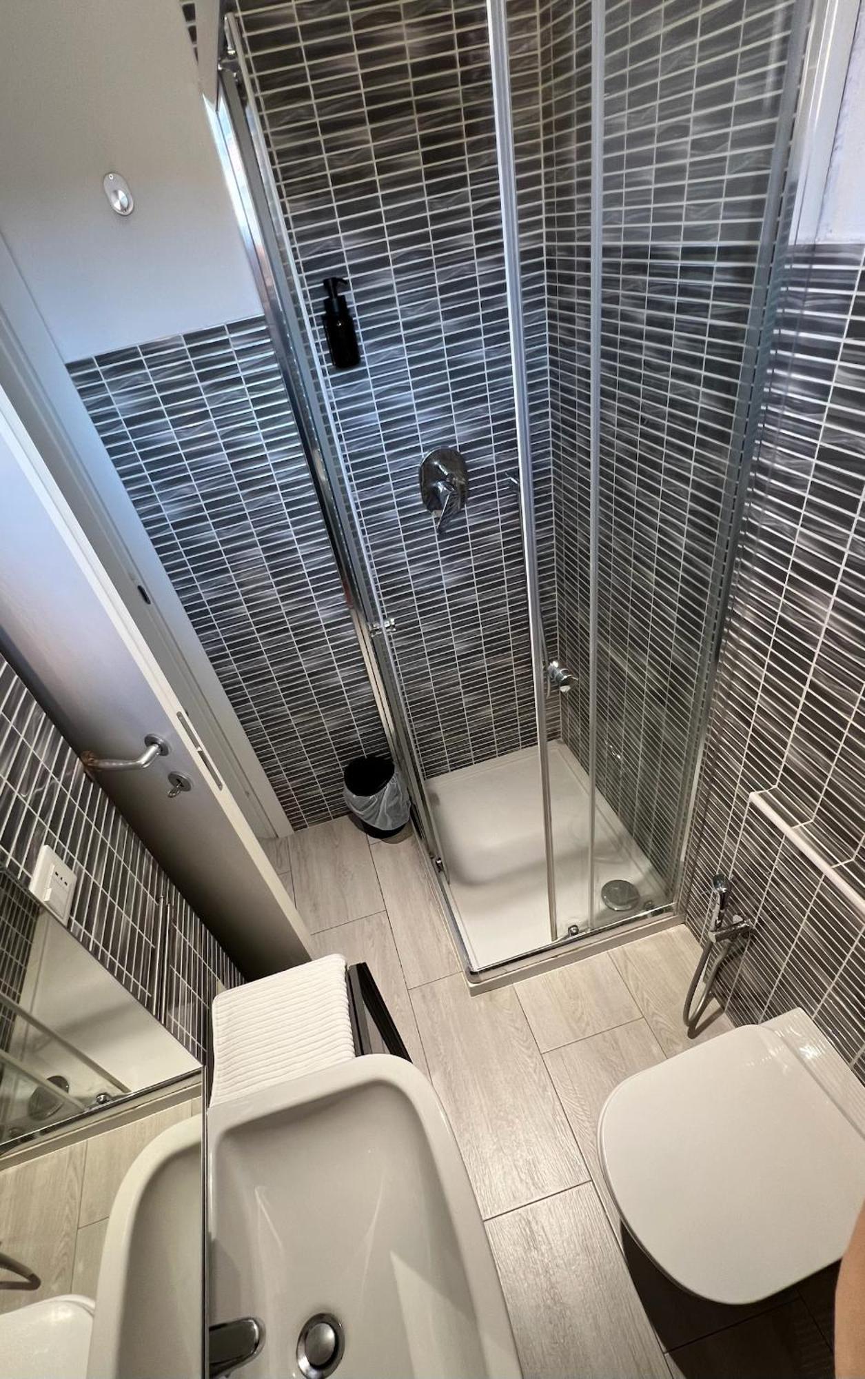 Appartamento Rafael Milano - 10 Min From Linate Airport, Centrale Fs, Ospedale San Raffaele Esterno foto