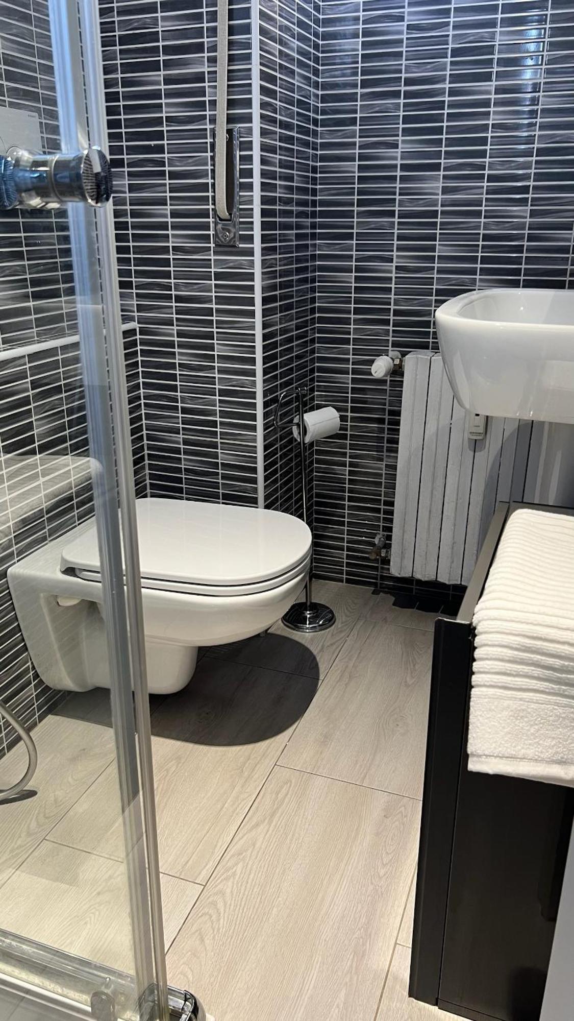 Appartamento Rafael Milano - 10 Min From Linate Airport, Centrale Fs, Ospedale San Raffaele Esterno foto